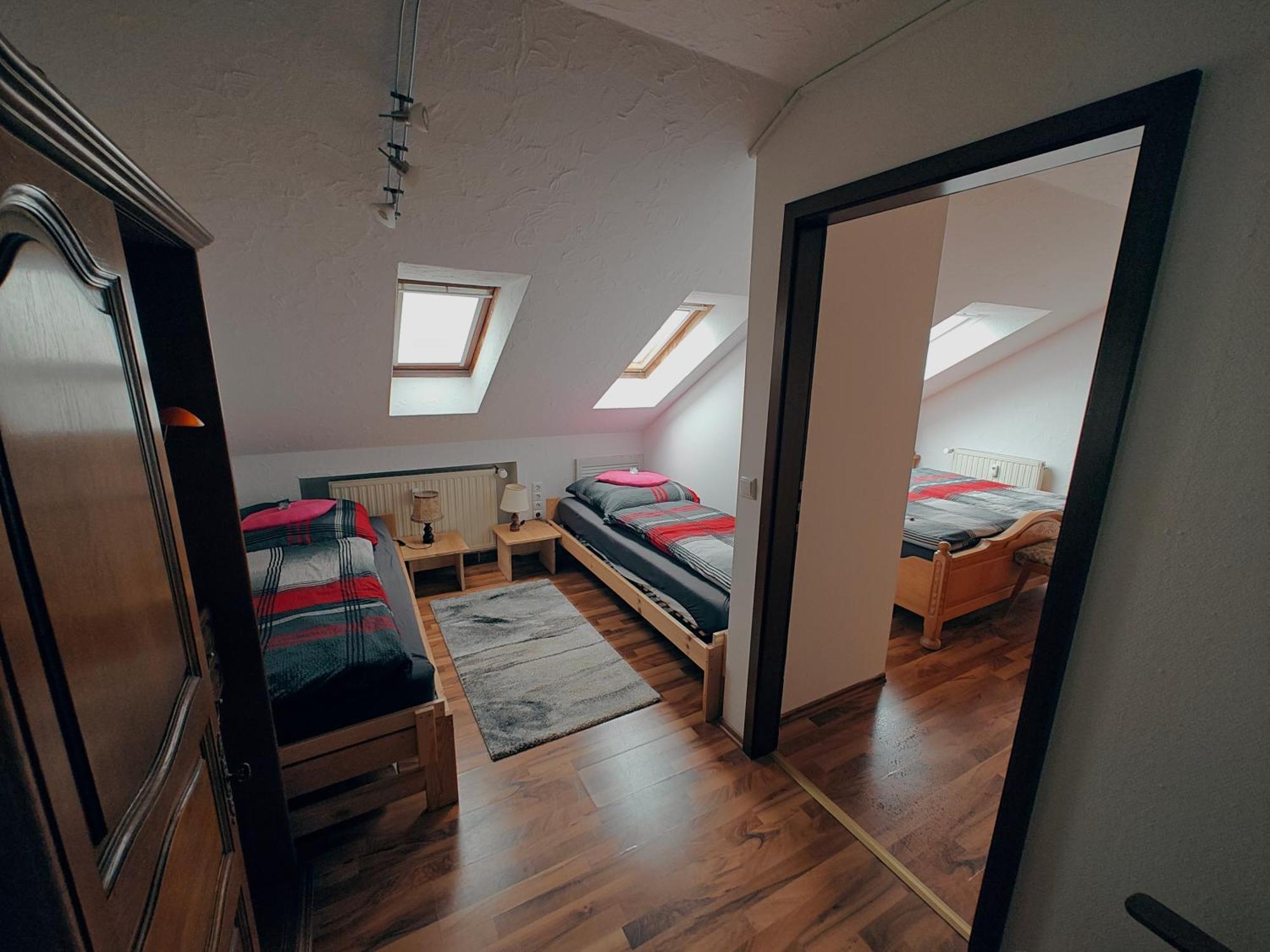Komfort Ferienwohnung Biene 萨尔布吕肯 外观 照片